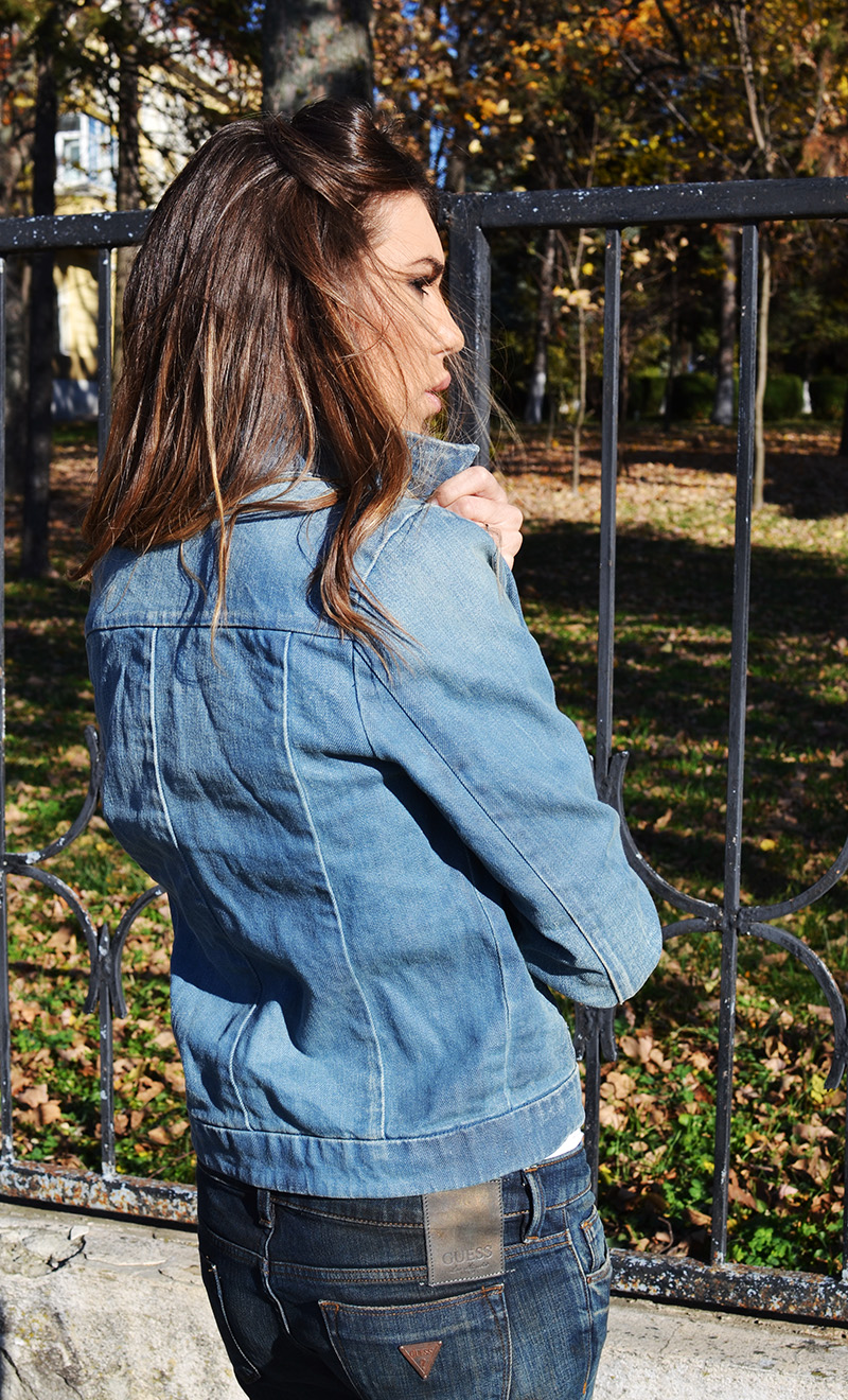 Jeansi Guess, geaca Calvin Klein
