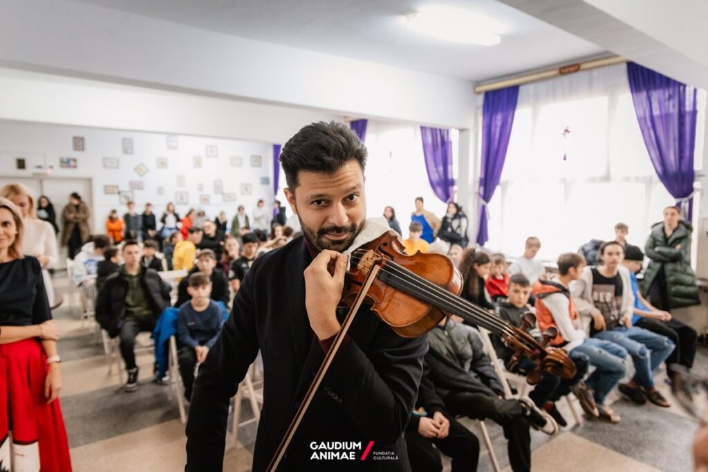Stradivarius în școli