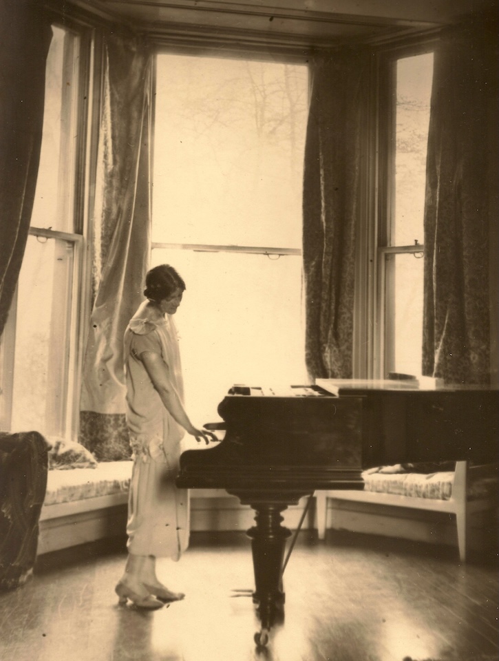 Vera Moore