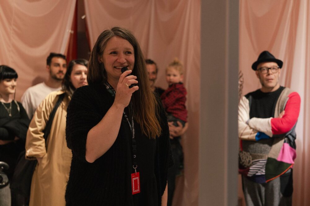  Marlene Herberth, curatorul expoziției Malleus Maleficarum