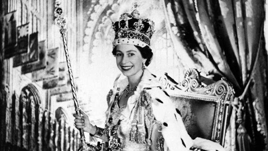 ap_queen_elizabeth_coronation_dm_120524_wmain