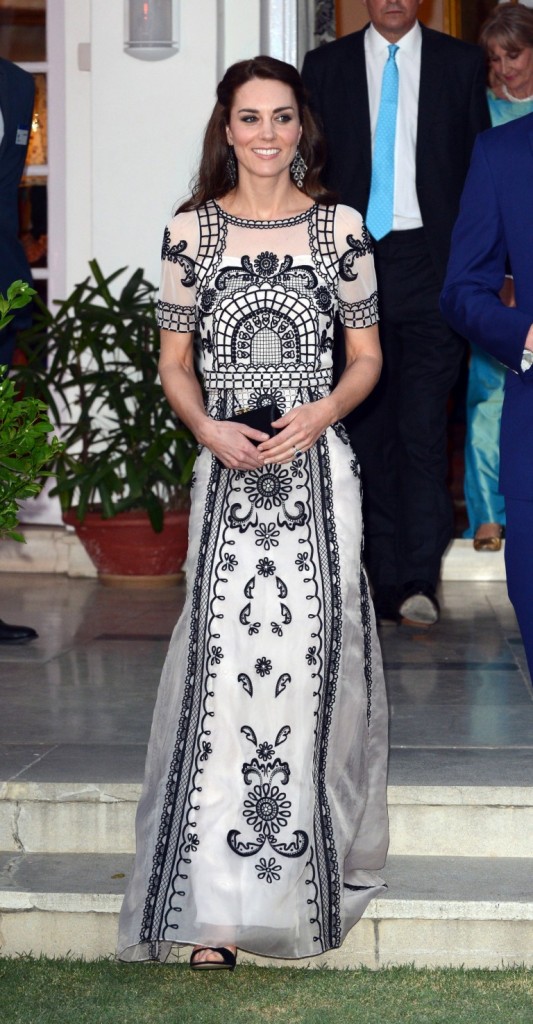 kate-middleton-GettyImages-520437734-768x1476