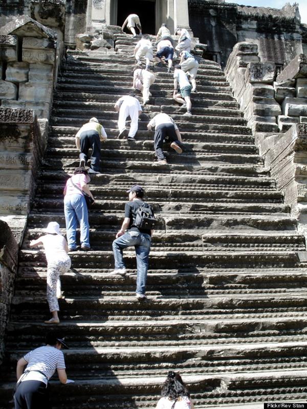 o-angkor-wat-stairs-570-1
